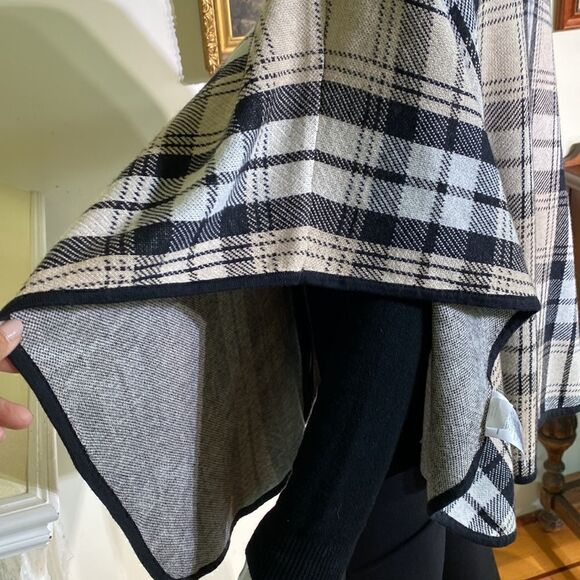Jones New York Plaid Wool Blend Zip Up Cape/Poncho - Picture 9 of 16